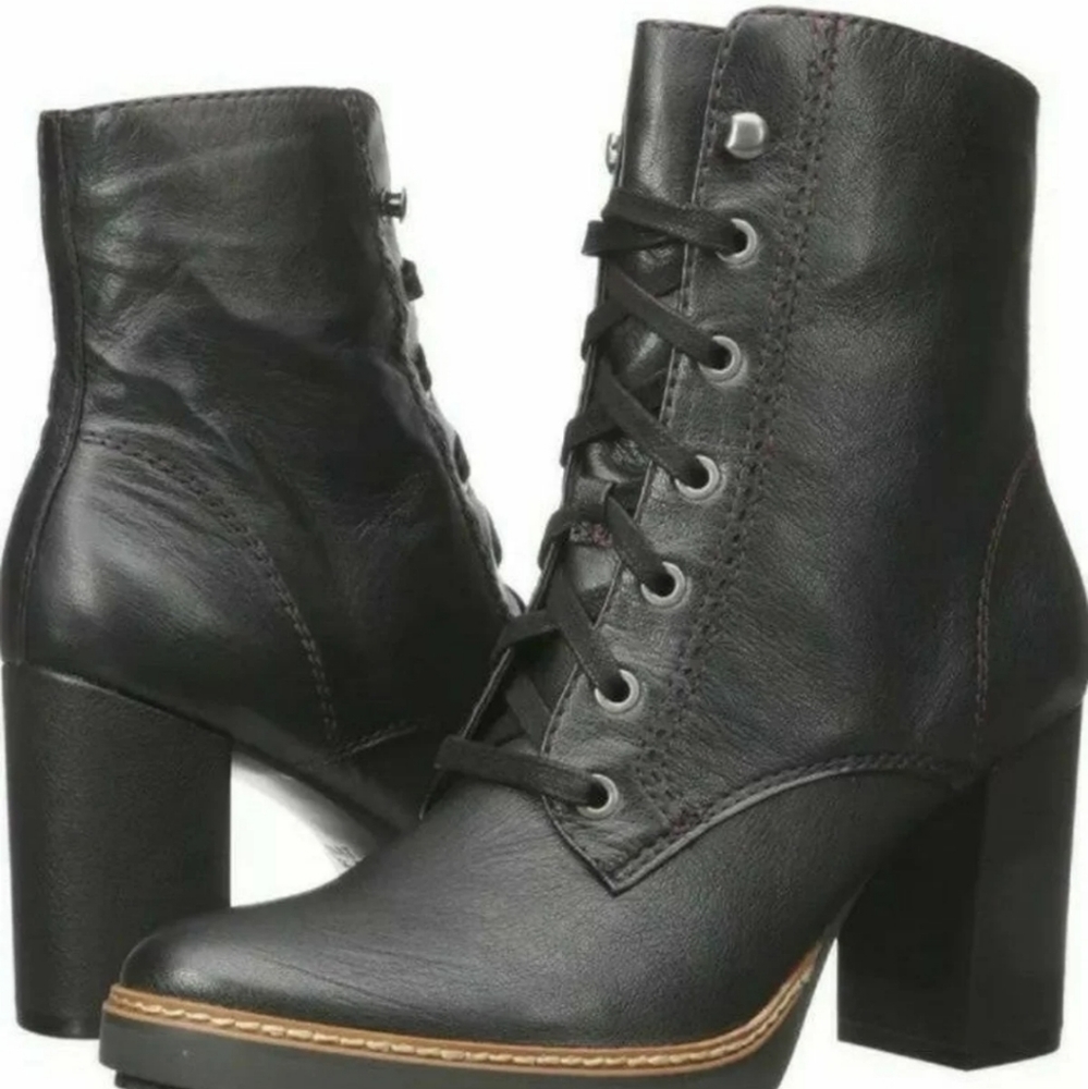 Naturalizer callie leather boots color black.